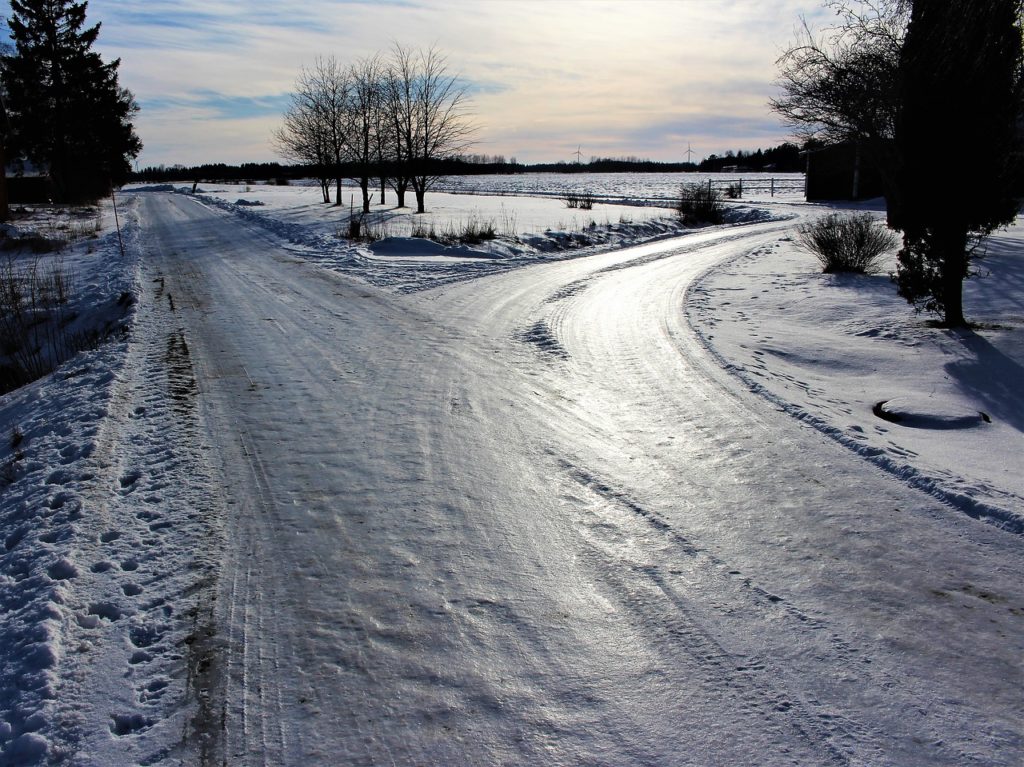 road, crossroads, winter-3182053.jpg