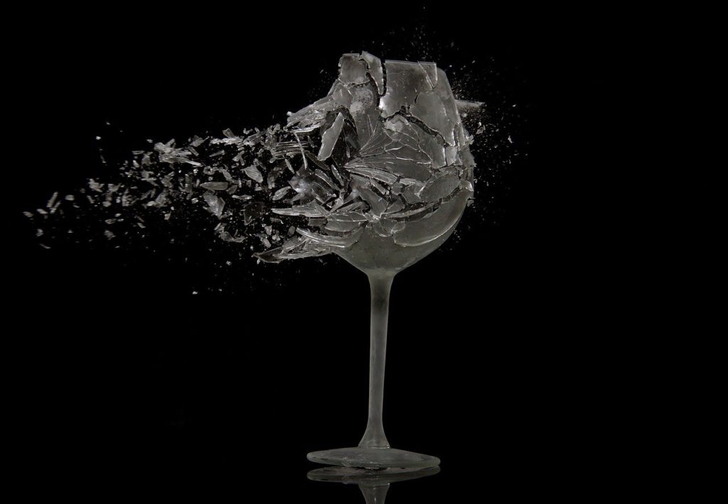 broken, shattered, wine glass-5973122.jpg