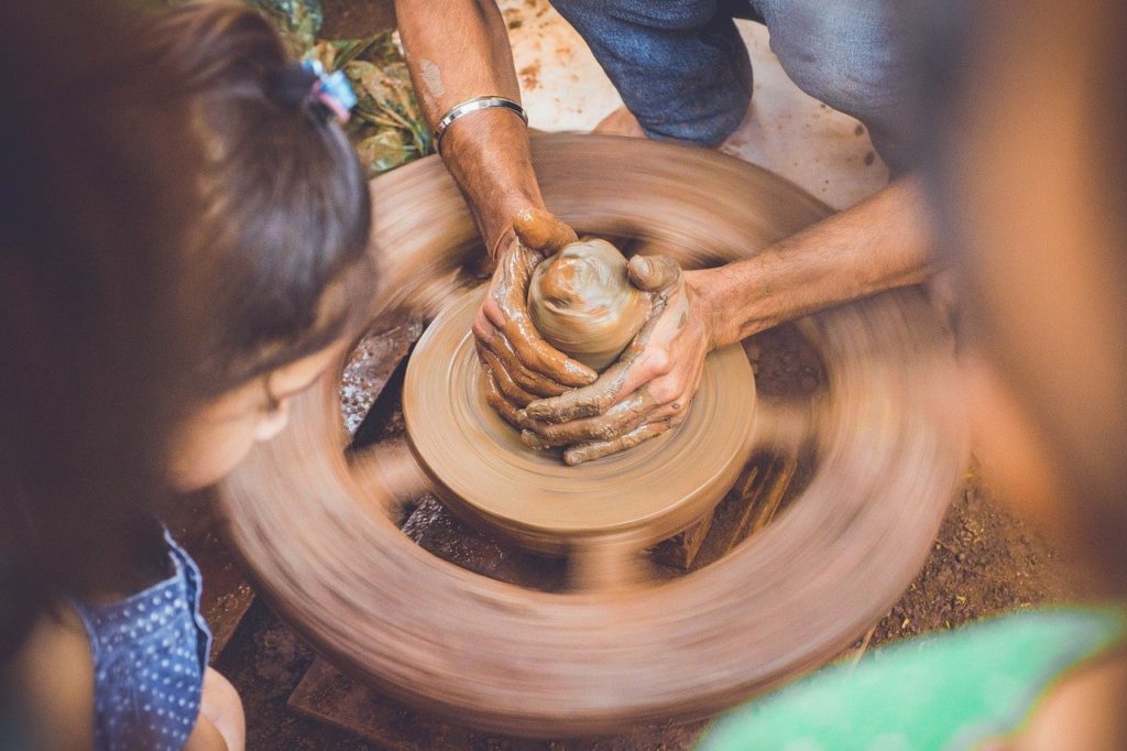 hands, pottery, pot-1284033.jpg